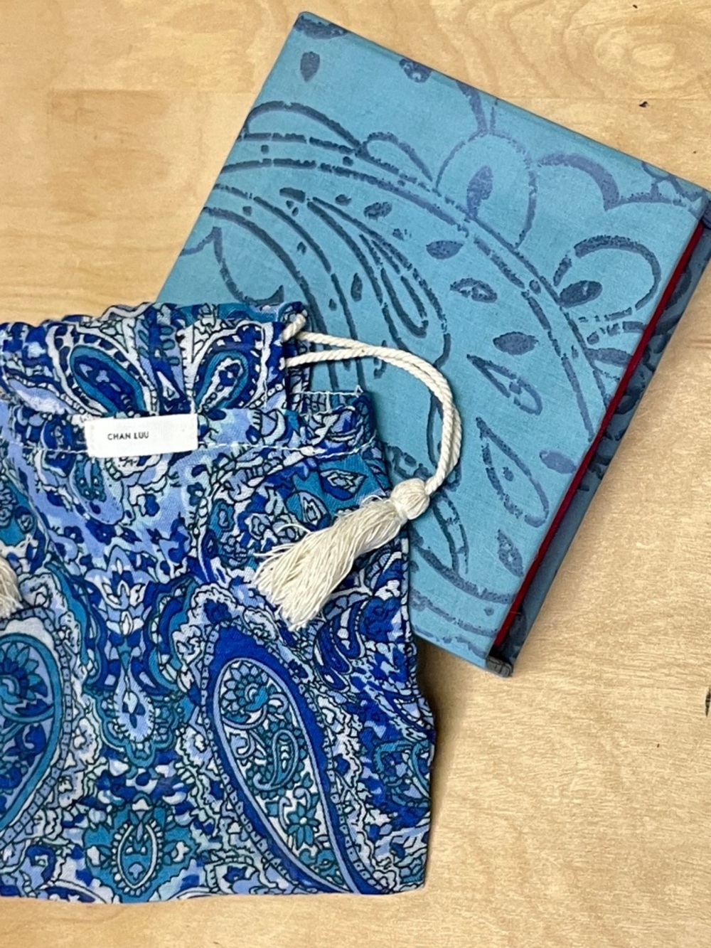 Chan Luu | Jewelry Box & Dust Bag in Blue Paisley ♥ GUC!